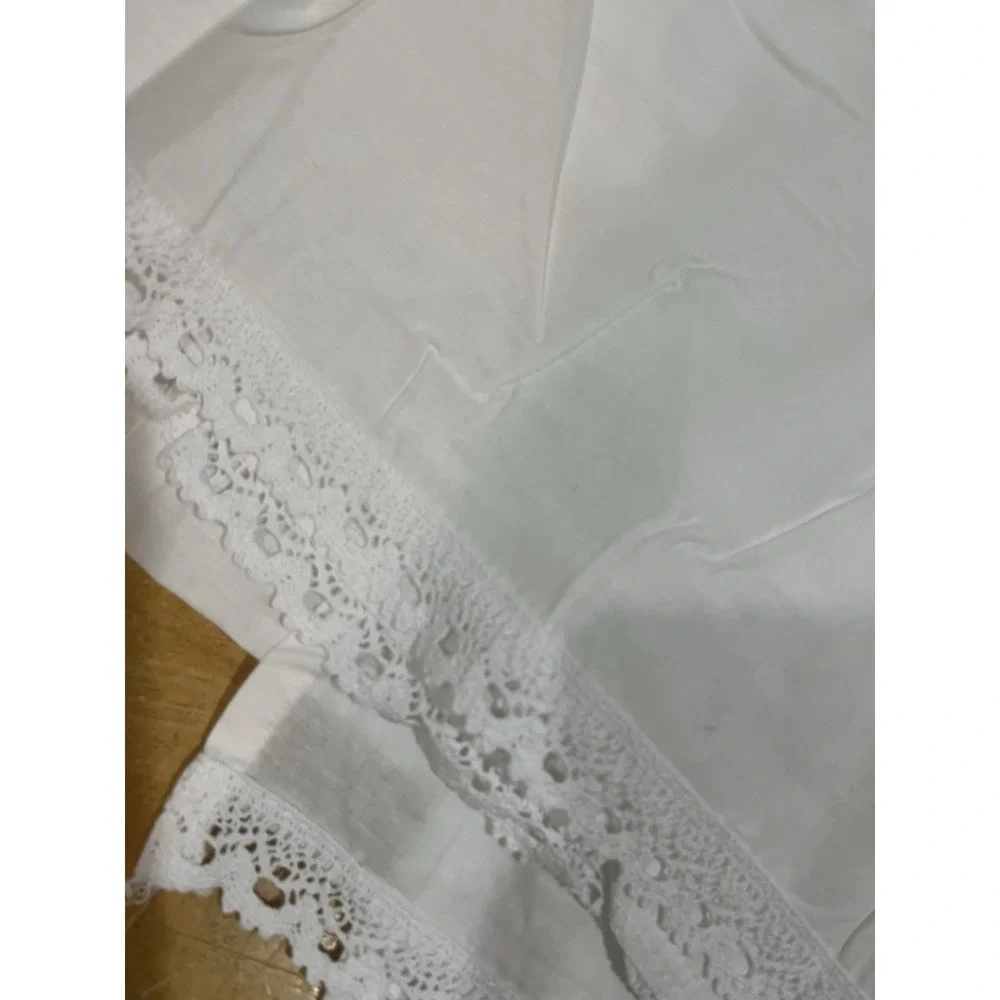 Vlocomen White Eyelet Lace King Bedskirt Box Pleat Corners 18